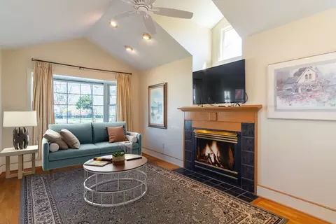 Living - 21 Weymouth St, Springfield, MA 01108 photo 2 of 7