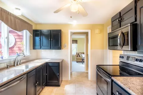 Kitchen - 21 Weymouth St, Springfield, MA 01108 photo 1 of 4