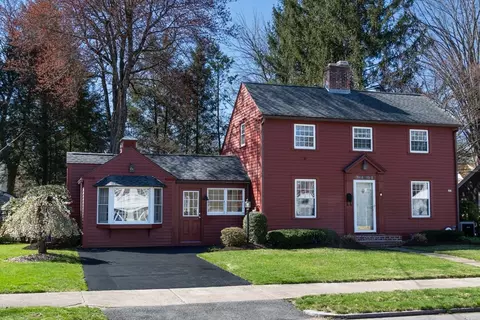21 Weymouth St, Springfield, MA 01108