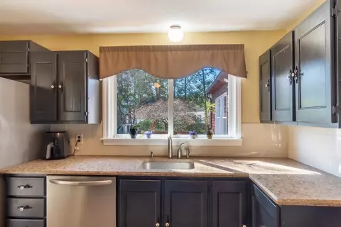 Kitchen - 21 Weymouth St, Springfield, MA 01108 photo 2 of 4