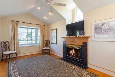 Living - 21 Weymouth St, Springfield, MA 01108 photo 3 of 7