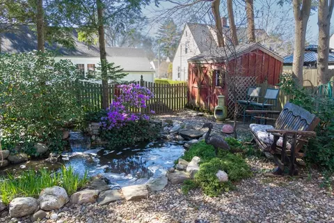 Exterior - 21 Weymouth St, Springfield, MA 01108 photo 5 of 8