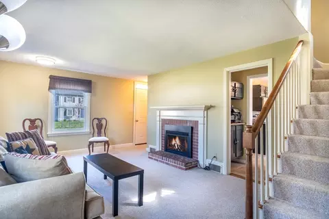 Living - 21 Weymouth St, Springfield, MA 01108 photo 5 of 7