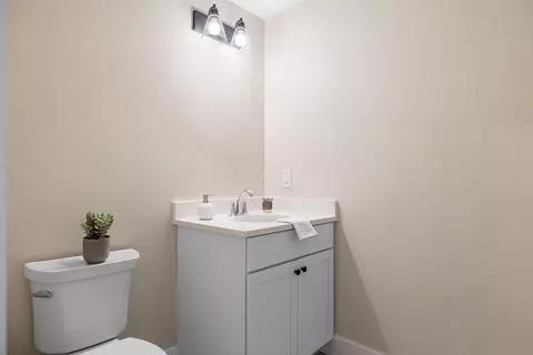 Bath - 20 Pine Hill Rd, Worcester, MA 01604 photo 1 of 3