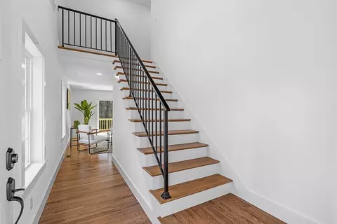 Entry Way - 20 Pine Hill Rd, Worcester, MA 01604 photo 1 of 2