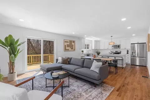 Living - 20 Pine Hill Rd, Worcester, MA 01604 photo 1 of 2