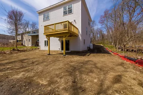 Exterior - 20 Pine Hill Rd, Worcester, MA 01604 photo 4 of 6