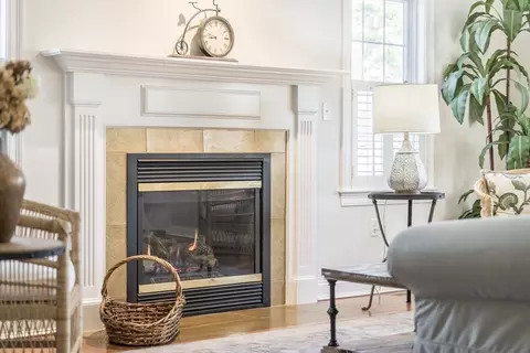 Living - 24 Chesley Rd, Barnstable, MA 02648 photo 3 of 9