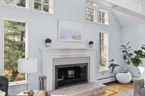 Living - 264 South St, Hingham, MA 02043 photo 3 of 4