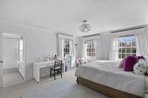 Bedroom - 264 South St, Hingham, MA 02043 photo 3 of 5