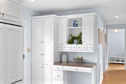 Kitchen - 264 South St, Hingham, MA 02043 photo 4 of 4