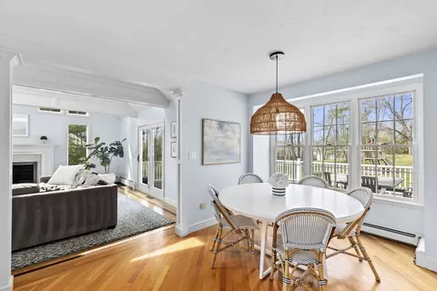 Dining - 264 South St, Hingham, MA 02043 photo 2 of 5
