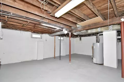 Exterior - 89 Saint James Blvd, Springfield, MA 01104 photo 4 of 8