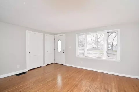 Living - 89 Saint James Blvd, Springfield, MA 01104 photo 1 of 1