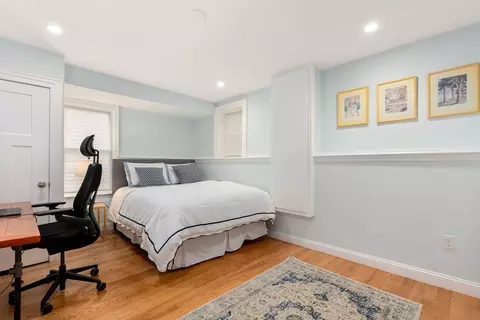 Bedroom - 2 Tabor Pl, Brookline, MA 02445 photo 5 of 6