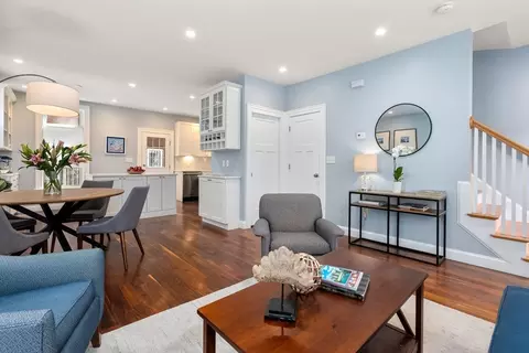 2 Tabor Pl, Brookline, MA 02445