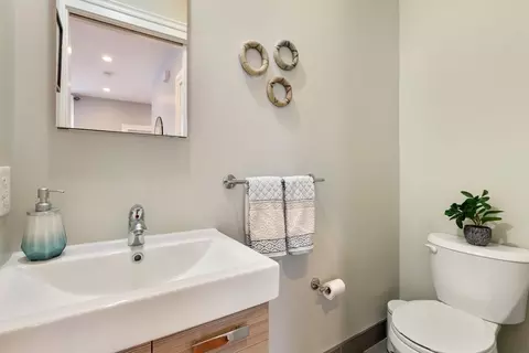 Bath - 2 Tabor Pl, Brookline, MA 02445 photo 1 of 3