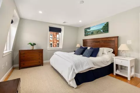 Bedroom - 2 Tabor Pl, Brookline, MA 02445 photo 1 of 6