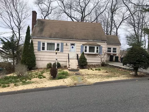 20 Holland St, Saugus, MA 01906
