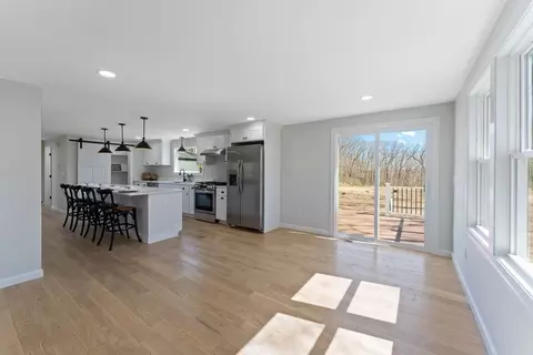 Kitchen - 103 Lincoln Rd, Sutton, MA 01590 photo 5 of 7