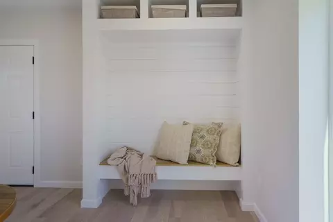 Entry Way - 103 Lincoln Rd, Sutton, MA 01590 photo 1 of 4