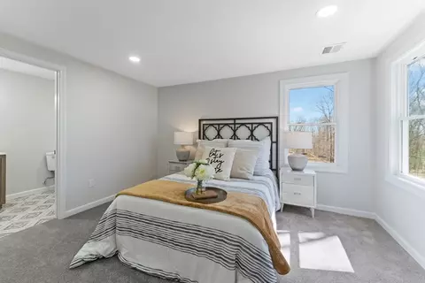 Bedroom - 103 Lincoln Rd, Sutton, MA 01590 photo 6 of 6
