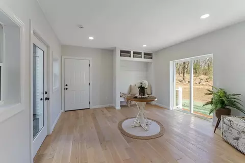 Living - 103 Lincoln Rd, Sutton, MA 01590 photo 1 of 6