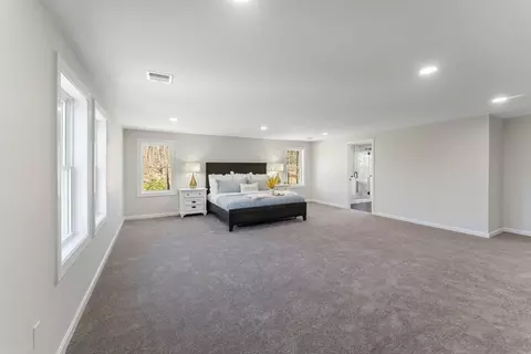 Bedroom - 103 Lincoln Rd, Sutton, MA 01590 photo 1 of 6