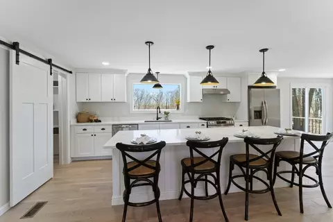 Kitchen - 103 Lincoln Rd, Sutton, MA 01590 photo 6 of 7