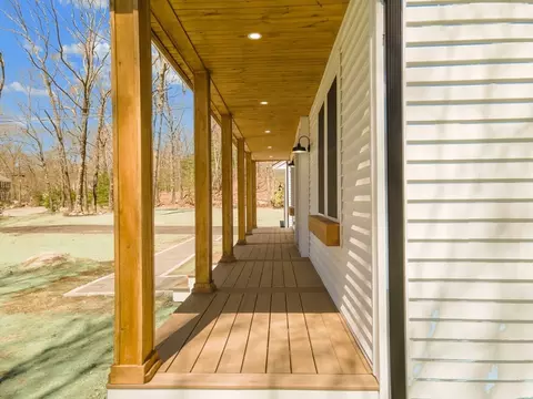 Exterior - 103 Lincoln Rd, Sutton, MA 01590 photo 4 of 6