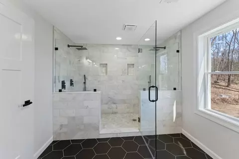 Bath - 103 Lincoln Rd, Sutton, MA 01590 photo 2 of 7