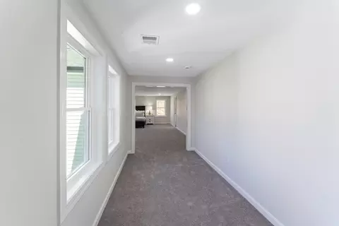 Entry Way - 103 Lincoln Rd, Sutton, MA 01590 photo 4 of 4