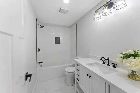 Bath - 103 Lincoln Rd, Sutton, MA 01590 photo 5 of 7