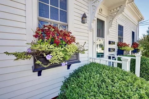 10 Law #B, Provincetown, MA 02657