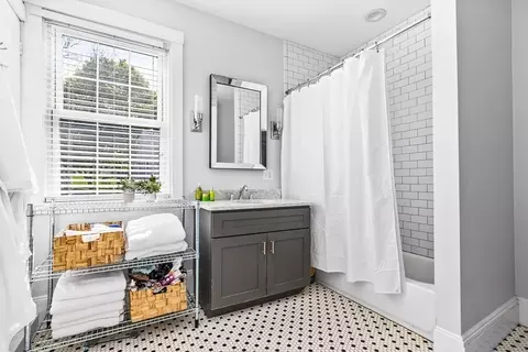 Bath - 24-26 West St, Hingham, MA 02043 photo 2 of 4
