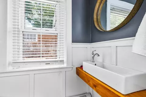 Bath - 24-26 West St, Hingham, MA 02043 photo 3 of 4