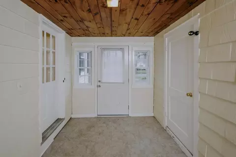 Entry Way - 95 Fenimore Blvd, Springfield, MA 01108 photo 1 of 1