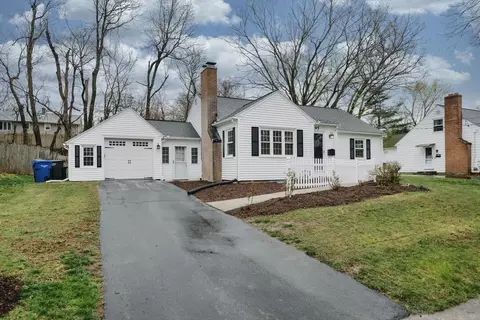 Exterior - 95 Fenimore Blvd, Springfield, MA 01108 photo 4 of 7