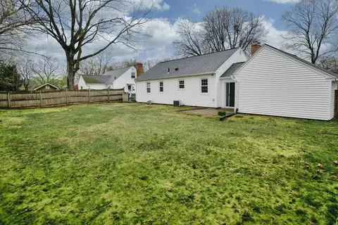 Exterior - 95 Fenimore Blvd, Springfield, MA 01108 photo 7 of 7