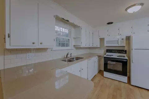 Kitchen - 95 Fenimore Blvd, Springfield, MA 01108 photo 4 of 4