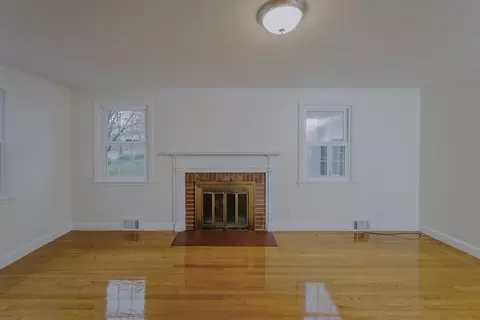 Living - 95 Fenimore Blvd, Springfield, MA 01108 photo 2 of 2