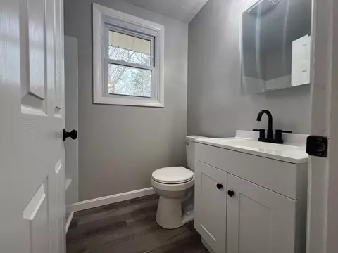 Bath - 7 Terry Ln W, Wareham, MA 02571 photo 4 of 5