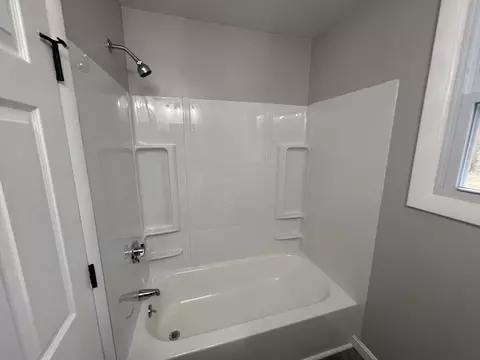 Bath - 7 Terry Ln W, Wareham, MA 02571 photo 5 of 5