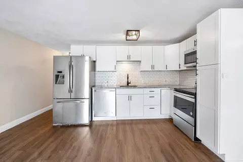 Kitchen - 70 Cape Dr #7B, Mashpee, MA 02649 photo 1 of 3