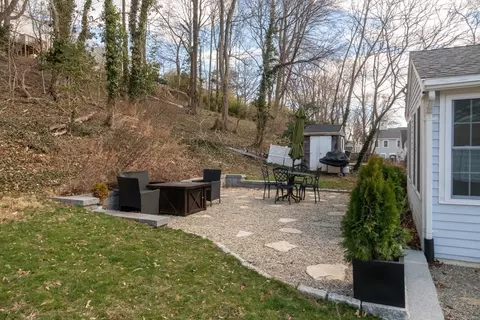 Exterior - 29 Simmons Rd, Hingham, MA 02043 photo 3 of 6