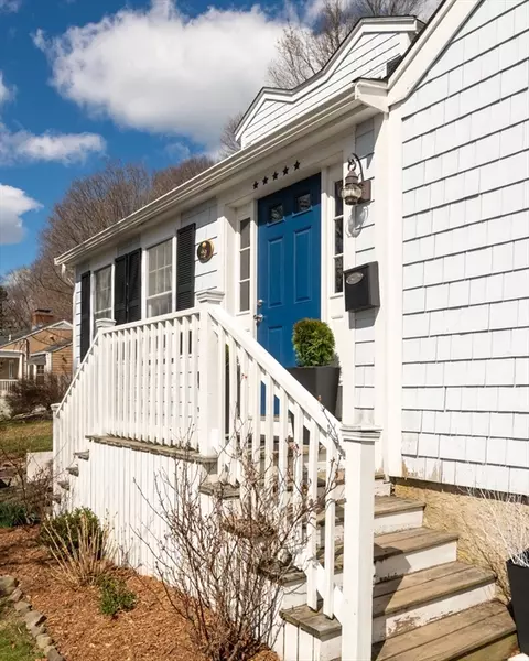 Exterior - 29 Simmons Rd, Hingham, MA 02043 photo 6 of 6