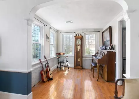 Entry Way - 29 Simmons Rd, Hingham, MA 02043 photo 3 of 4