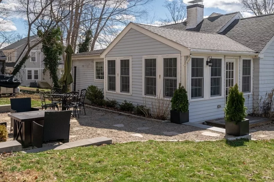 29 Simmons Rd, Hingham, MA 02043 36 Photos Movoto