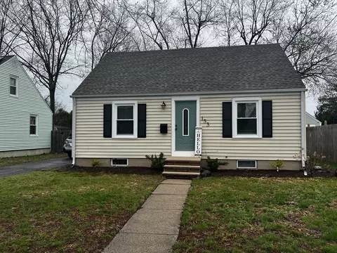 133 Winton St, Springfield, MA 01118