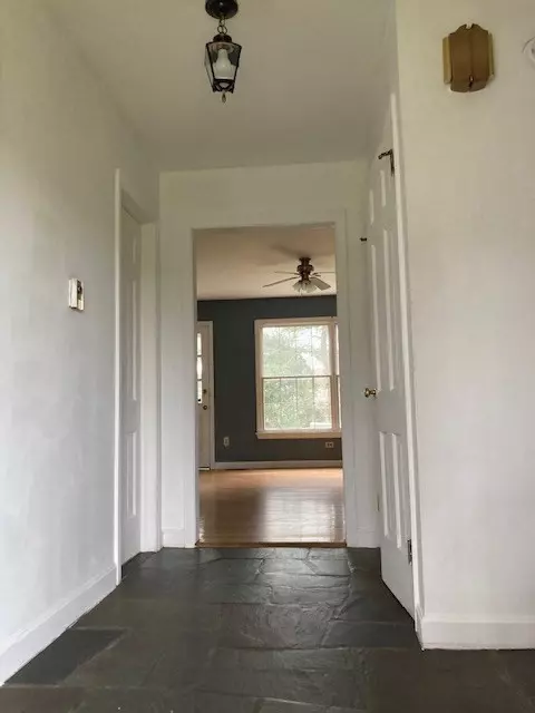 Entry Way - 344 E Hadley Rd, Amherst, MA 01002 photo 1 of 5